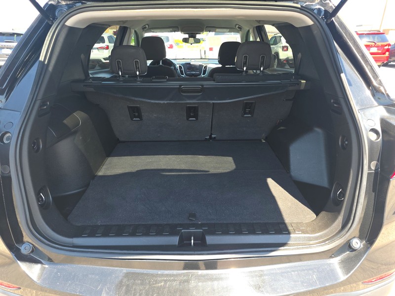 Chevrolet Equinox Vehicle Full-screen Gallery Image 11