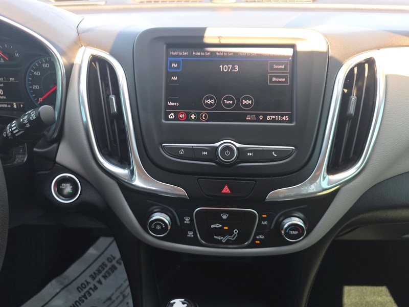 Chevrolet Equinox Vehicle Full-screen Gallery Image 12