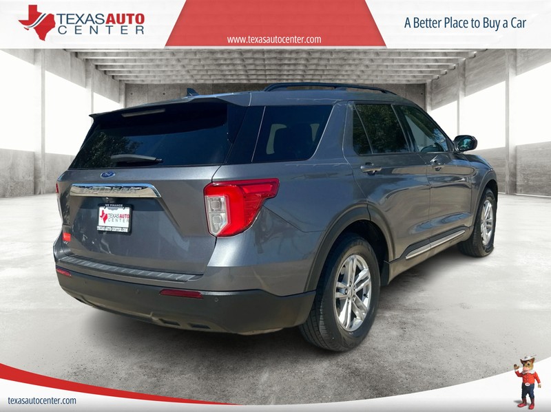 Ford Explorer Vehicle Full-screen Gallery Image 06