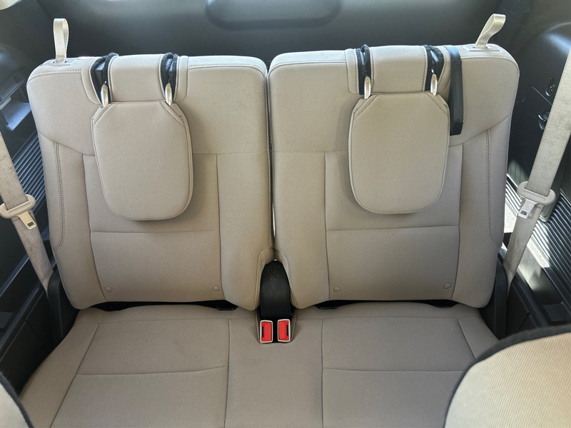Ford Explorer Vehicle Full-screen Gallery Image 17