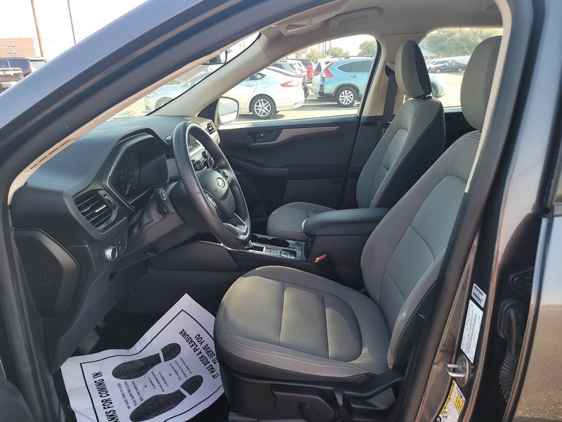 Ford Escape Vehicle Full-screen Gallery Image 09