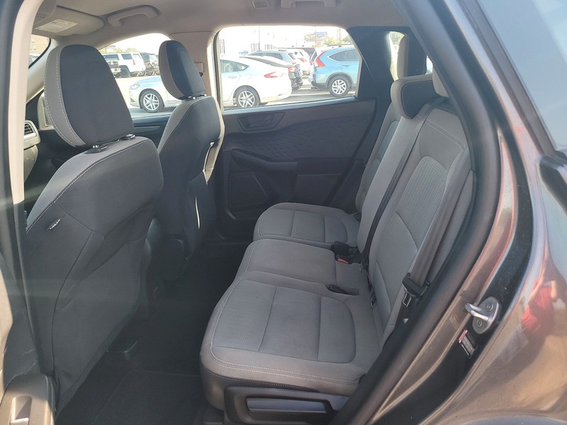 Ford Escape Vehicle Full-screen Gallery Image 10