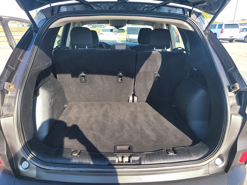 Ford Escape Vehicle Full-screen Gallery Image 11