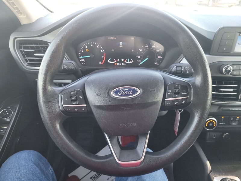 Ford Escape Vehicle Full-screen Gallery Image 14