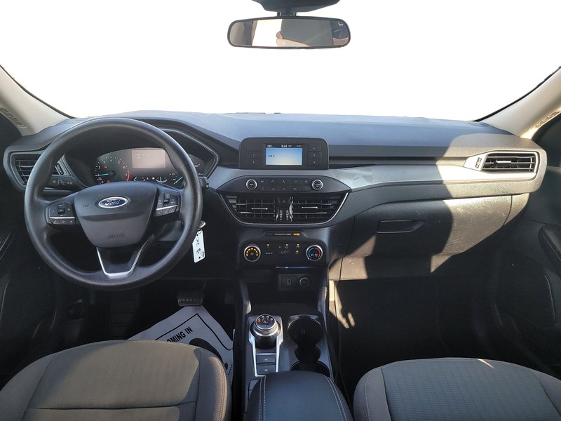 Ford Escape Vehicle Full-screen Gallery Image 16