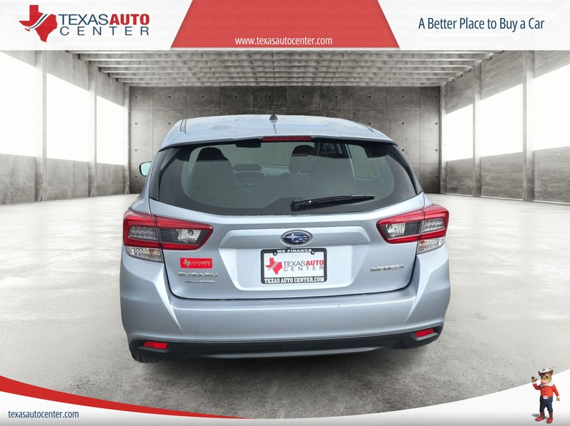 Subaru Impreza Vehicle Full-screen Gallery Image 06
