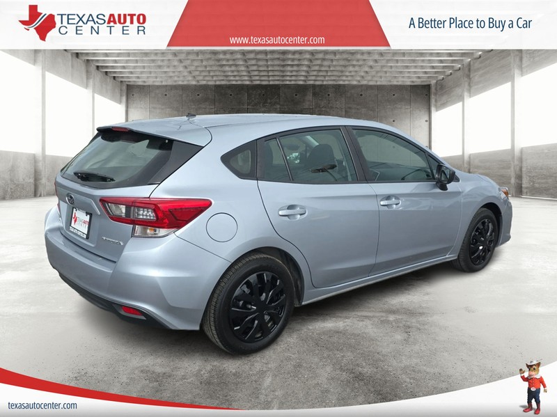 Subaru Impreza Vehicle Full-screen Gallery Image 07