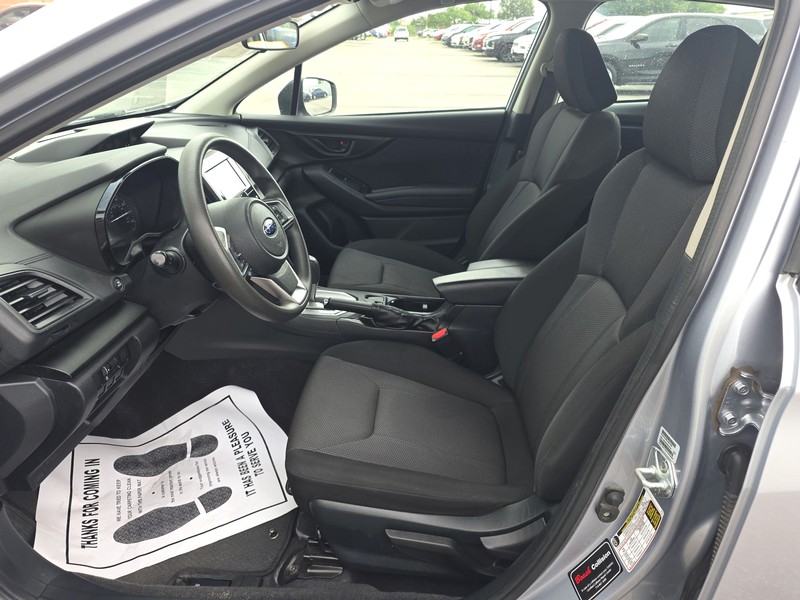 Subaru Impreza Vehicle Full-screen Gallery Image 09