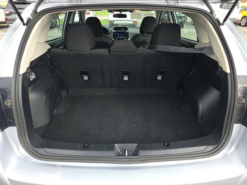 Subaru Impreza Vehicle Full-screen Gallery Image 11