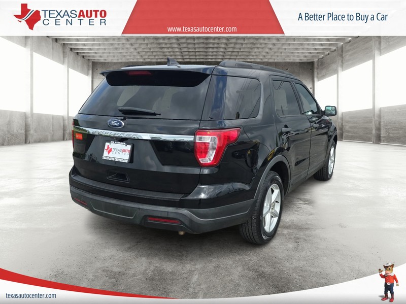 Ford Explorer Vehicle Full-screen Gallery Image 03