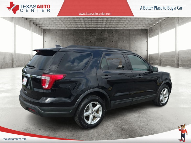 Ford Explorer Vehicle Full-screen Gallery Image 04