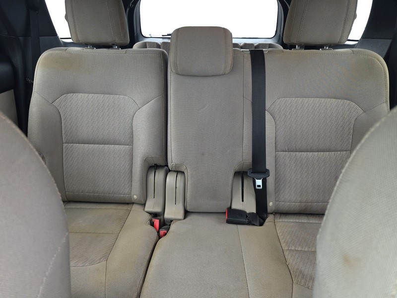Ford Explorer Vehicle Full-screen Gallery Image 11