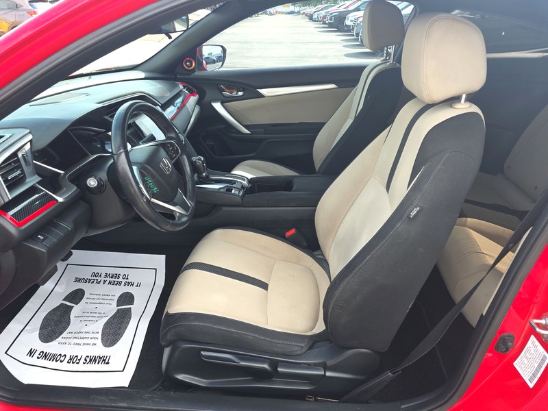 Honda Civic Coupe Vehicle Full-screen Gallery Image 09