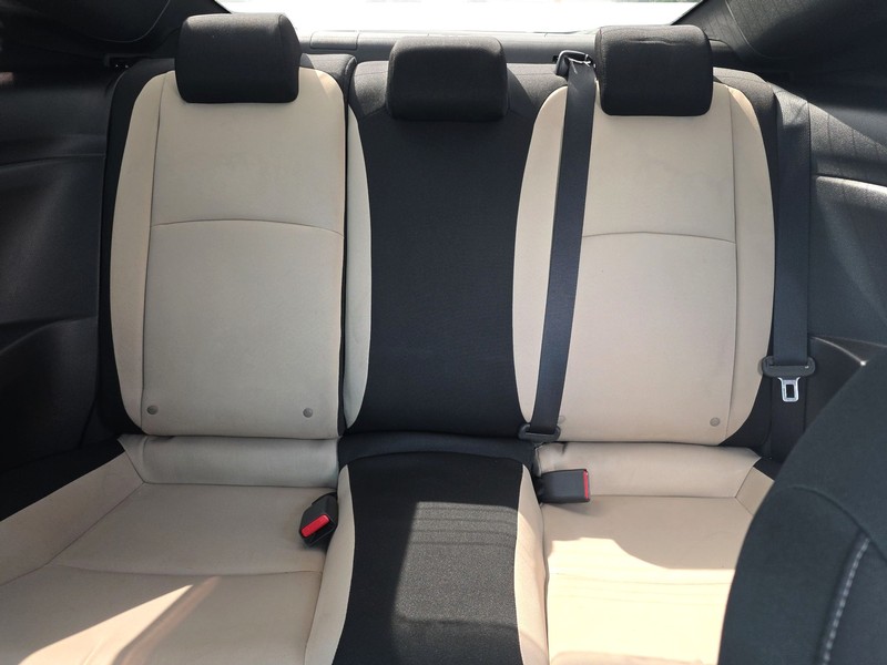 Honda Civic Coupe Vehicle Full-screen Gallery Image 11