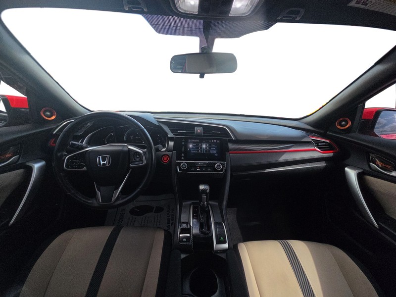 Honda Civic Coupe Vehicle Full-screen Gallery Image 13