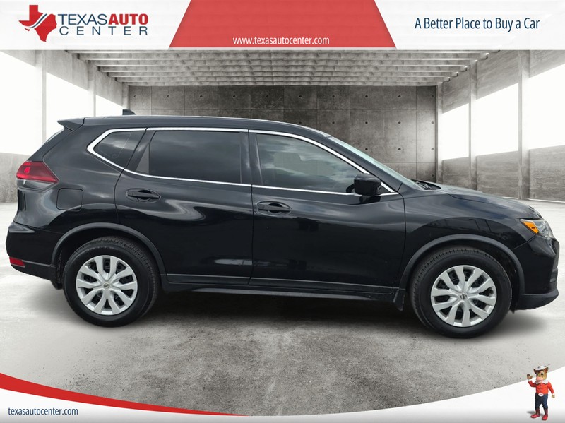 Nissan Rogue Vehicle Full-screen Gallery Image 04