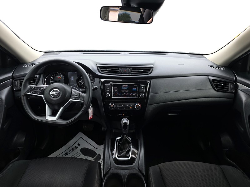 Nissan Rogue Vehicle Full-screen Gallery Image 16