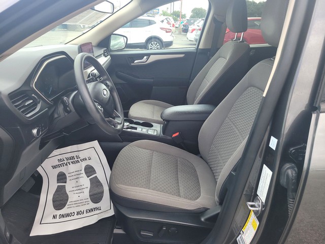 Ford Escape Vehicle Full-screen Gallery Image 9