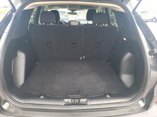 Ford Escape Vehicle Full-screen Gallery Image 11