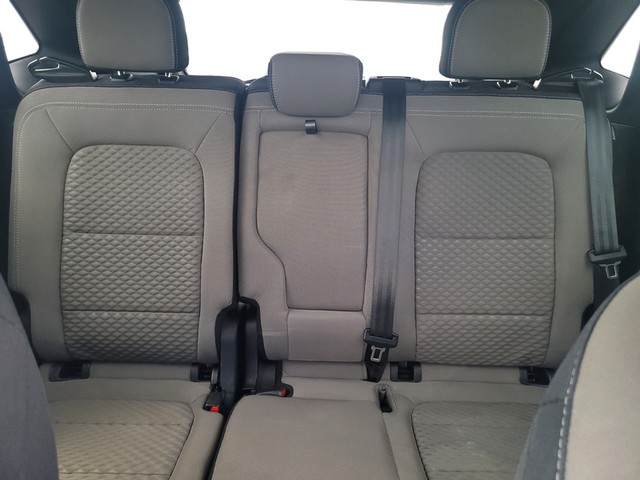Ford Escape Vehicle Full-screen Gallery Image 13