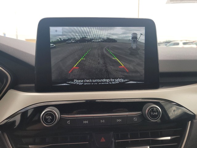 Ford Escape Vehicle Full-screen Gallery Image 17