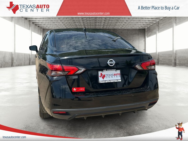 Nissan Versa Sedan Vehicle Full-screen Gallery Image 08