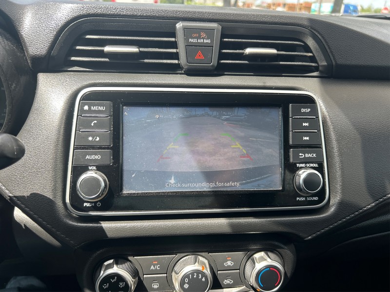 Nissan Versa Sedan Vehicle Full-screen Gallery Image 17