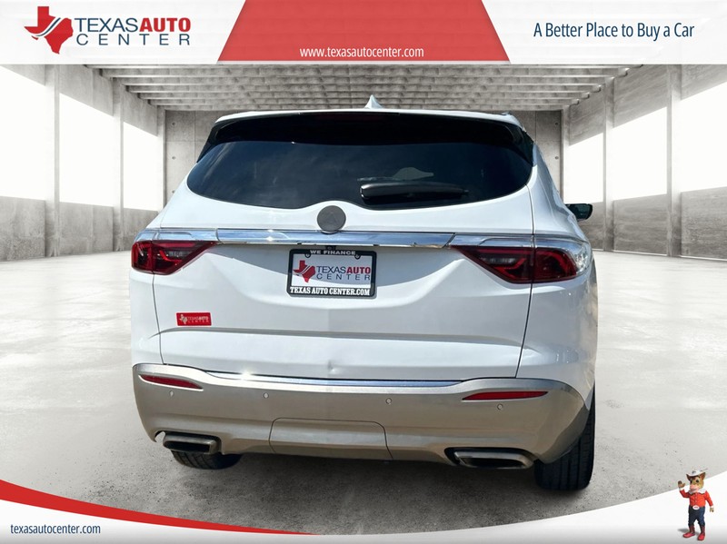 Buick Enclave Vehicle Full-screen Gallery Image 06