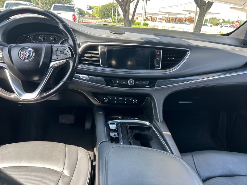 Buick Enclave Vehicle Full-screen Gallery Image 12