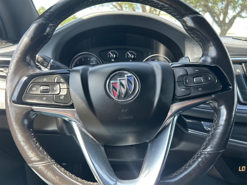 Buick Enclave Vehicle Full-screen Gallery Image 14