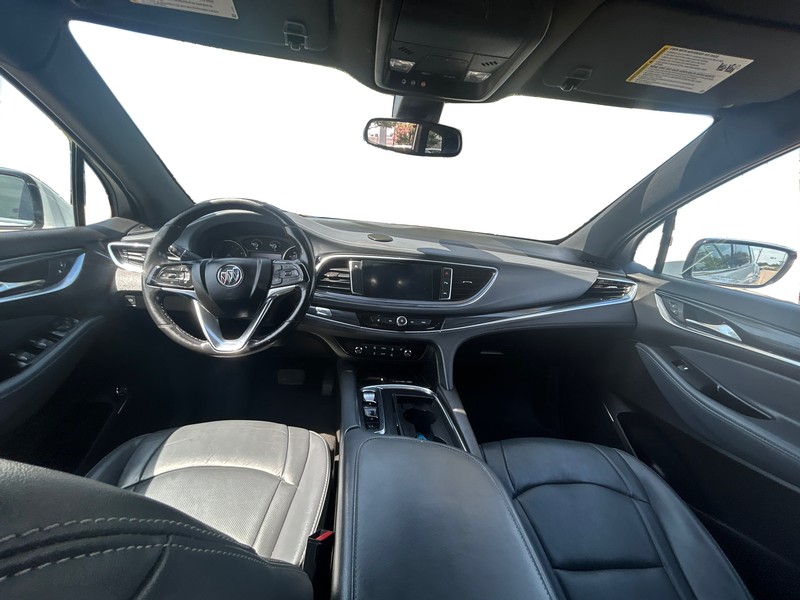 Buick Enclave Vehicle Full-screen Gallery Image 15