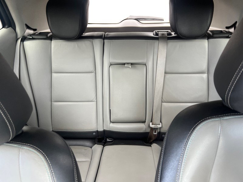 Buick Encore Vehicle Full-screen Gallery Image 12