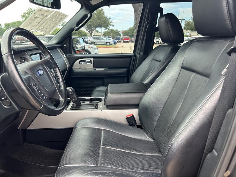 Ford Expedition Vehicle Full-screen Gallery Image 8