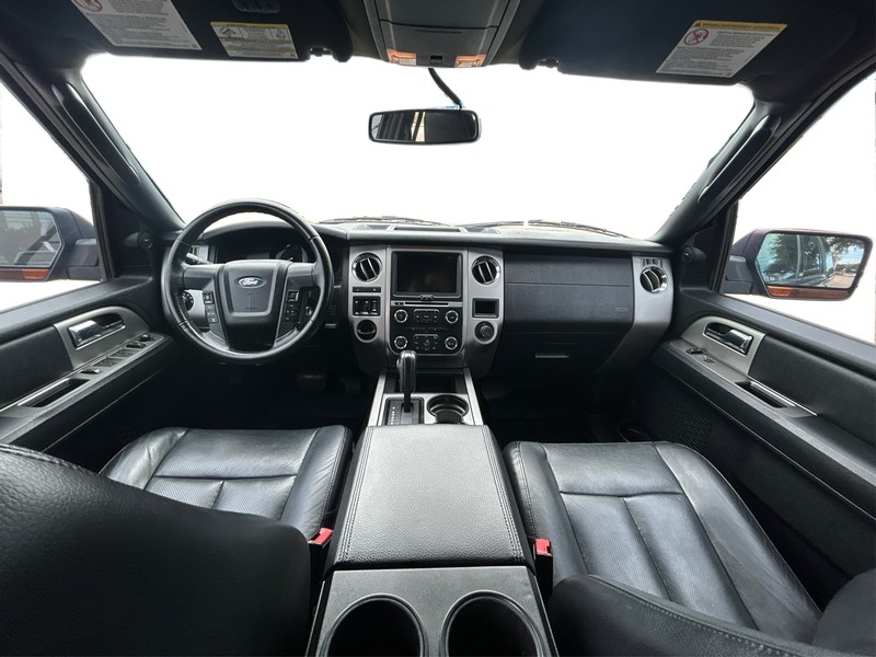 Ford Expedition Vehicle Full-screen Gallery Image 15
