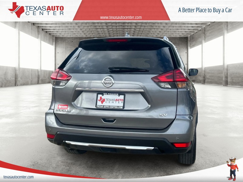 Nissan Rogue Vehicle Full-screen Gallery Image 06