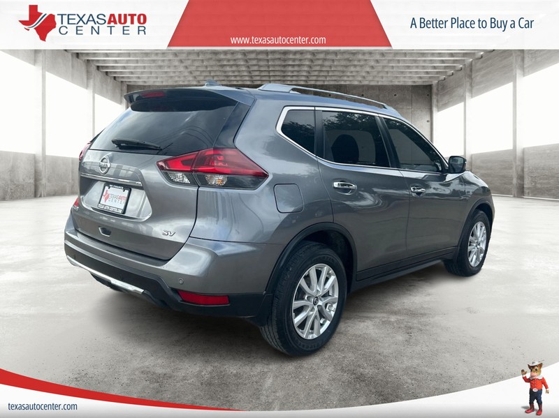 Nissan Rogue Vehicle Full-screen Gallery Image 07