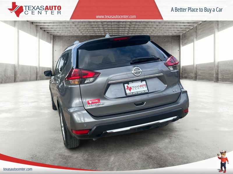 Nissan Rogue Vehicle Full-screen Gallery Image 08