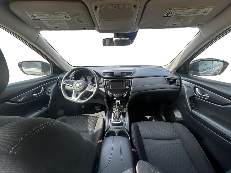 Nissan Rogue Vehicle Full-screen Gallery Image 16