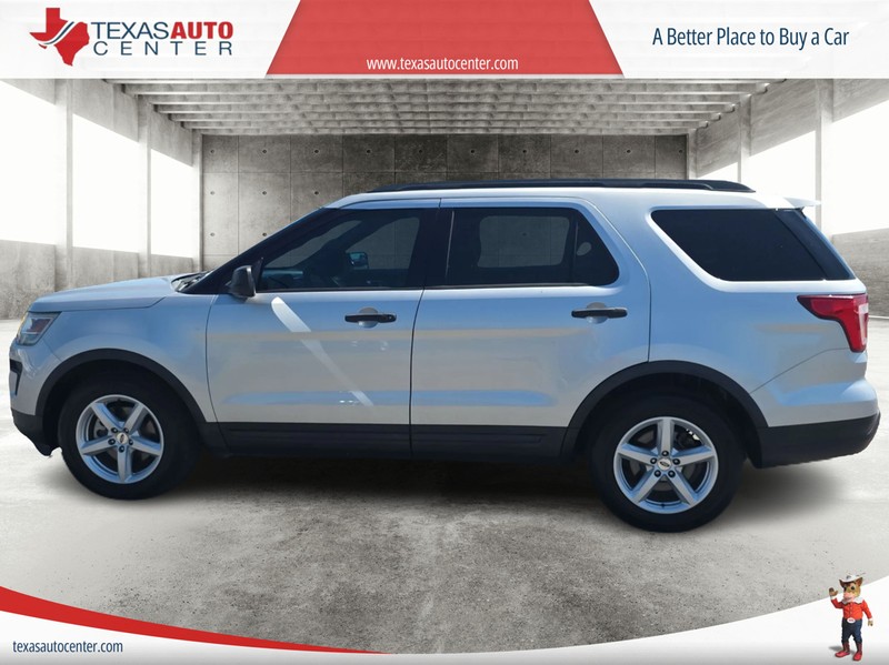 Ford Explorer Vehicle Full-screen Gallery Image 05