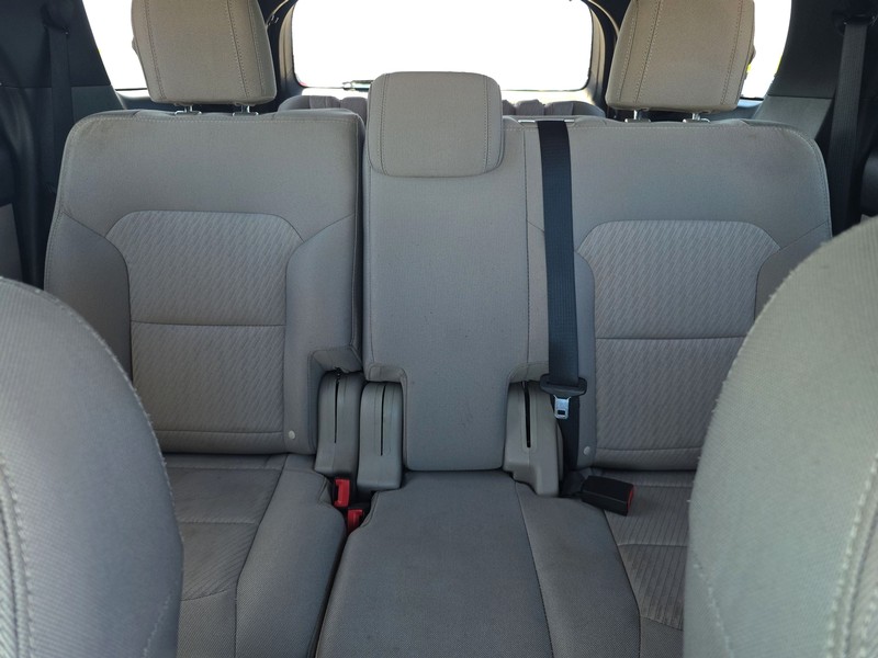 Ford Explorer Vehicle Full-screen Gallery Image 13