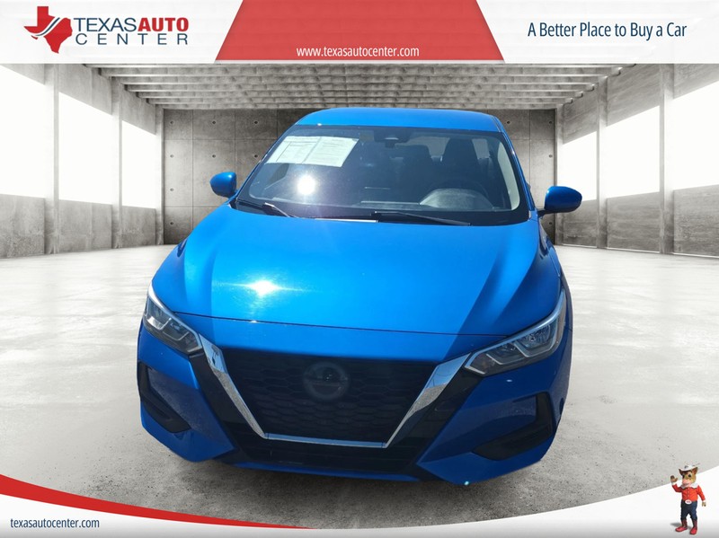 Nissan Sentra Vehicle Full-screen Gallery Image 3