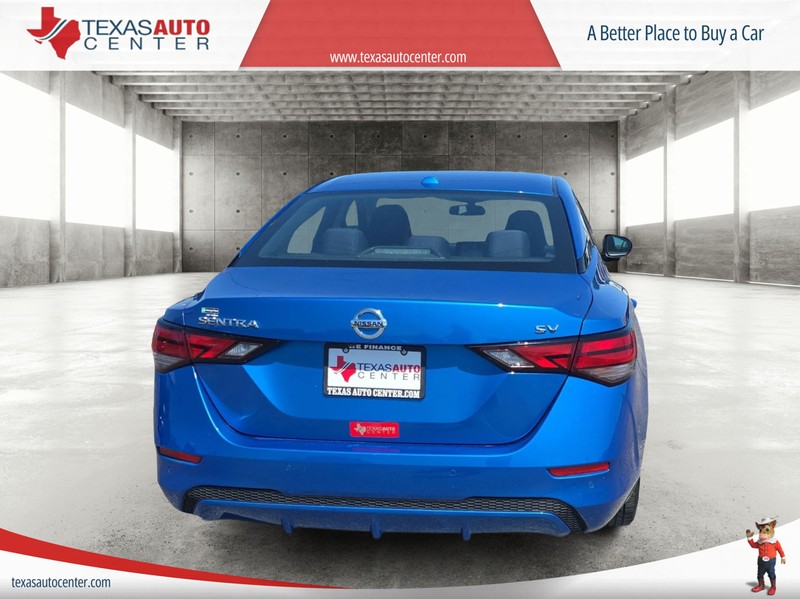 Nissan Sentra Vehicle Full-screen Gallery Image 6
