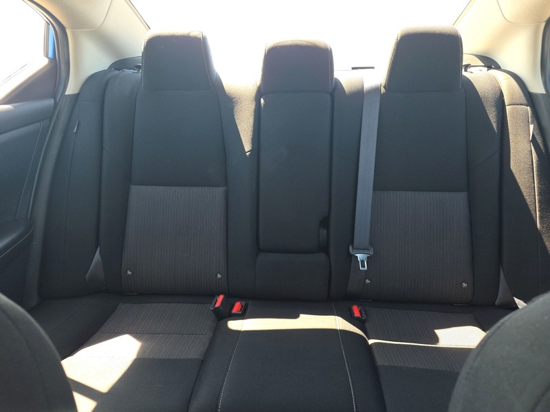 Nissan Sentra Vehicle Full-screen Gallery Image 12