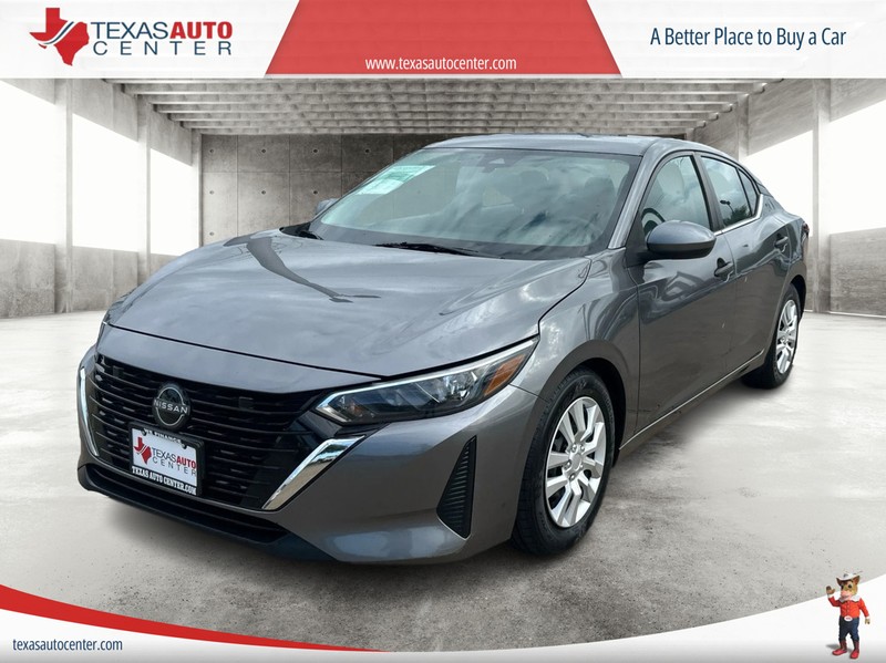 Nissan Sentra Vehicle Full-screen Gallery Image 2