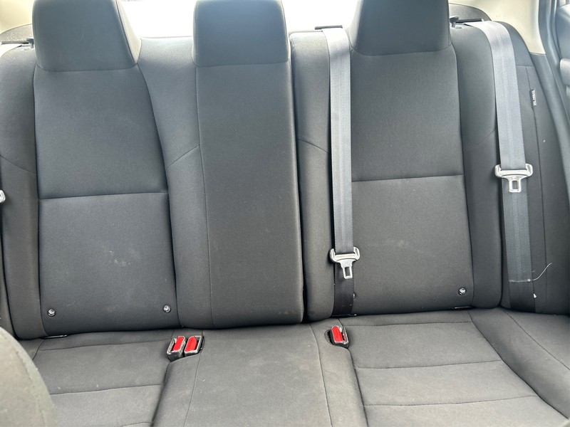 Nissan Sentra Vehicle Full-screen Gallery Image 13