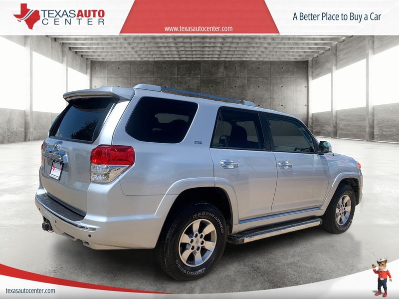 Toyota 4Runner Vehicle Full-screen Gallery Image 07