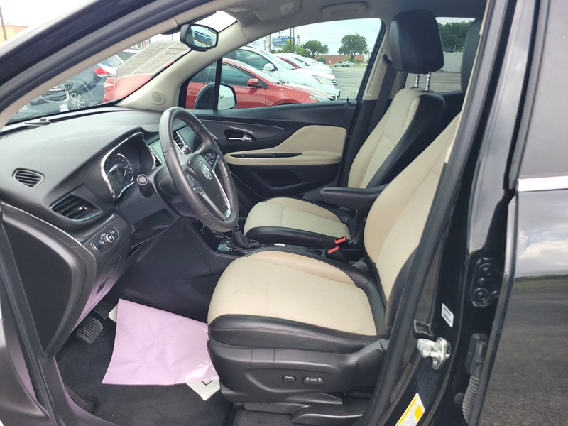 Buick Encore Vehicle Full-screen Gallery Image 09
