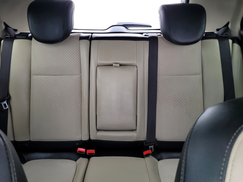 Buick Encore Vehicle Full-screen Gallery Image 13