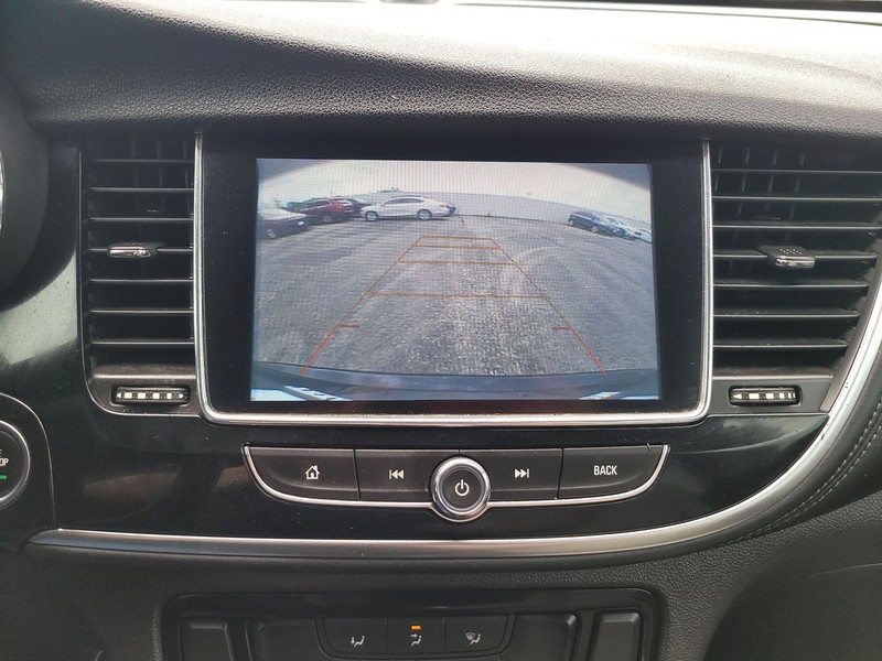 Buick Encore Vehicle Full-screen Gallery Image 17