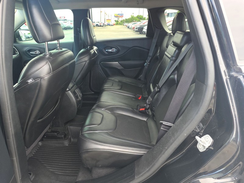 Jeep Cherokee Vehicle Full-screen Gallery Image 10